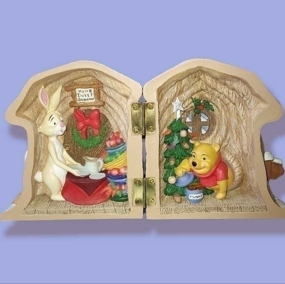 Disney Winnie the Pooh visiting Rabbit's House for Christmas House - Picture 1 of 4